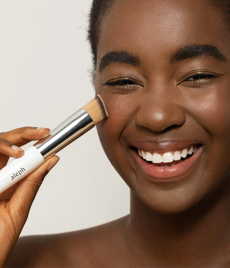 Buy Aleph Beauty Diffuser Brush at One Fine Secret. Natural & Organic Makeup Clean Beauty.