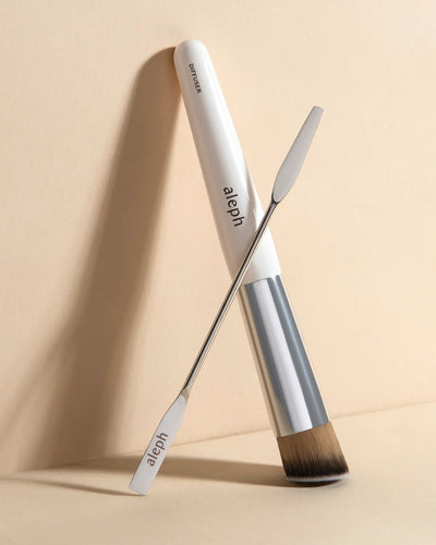 Buy Aleph Beauty Diffuser Brush at One Fine Secret. Natural & Organic Makeup Clean Beauty.