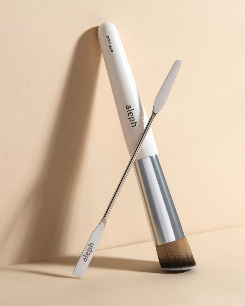 Buy Aleph Beauty Diffuser Brush at One Fine Secret. Natural & Organic Makeup Clean Beauty.