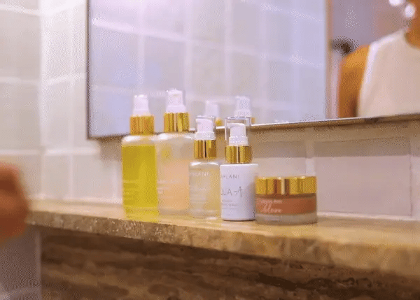 Buy Leahlani Aqua A Retinoid Renewing Serum at One Fine Secret Clean Beauty.