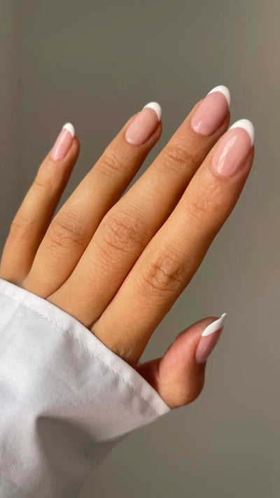 Buy Nailberry Oxygenated Nail Polish 15ml - Flocon at One Fine Secret Clean Beauty.