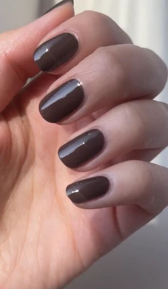 Buy Nailberry Oxygenated Nail Polish 15ml - Taupe La at One Fine Secret Clean Beauty.