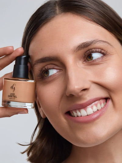 Buy Und Gretel BESTE CCC Cream 30ml  in Medium colour at One Fine Secret Australia.