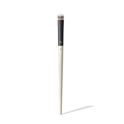 Buy Und Gretel Eye Contouring Brush 06 at One Fine Secret.