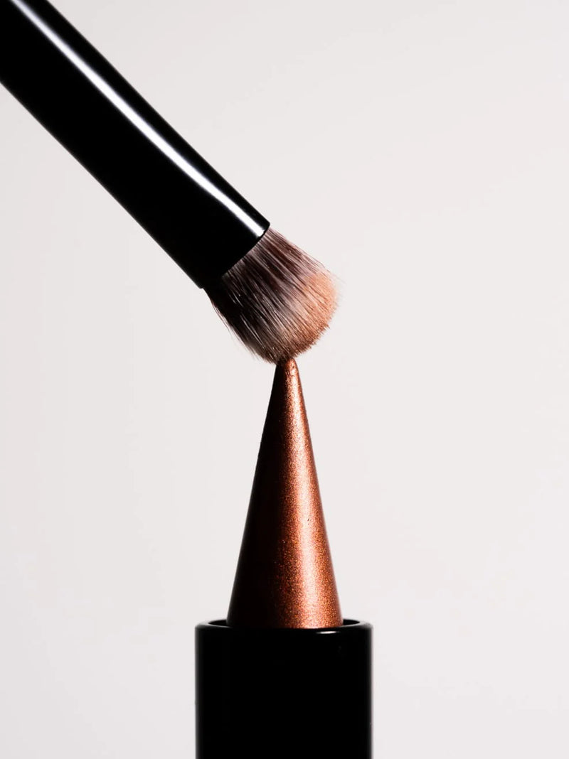 Buy Und Gretel Eye Contouring Brush 06 at One Fine Secret.