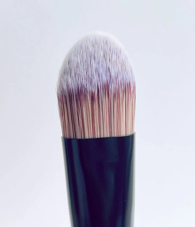 Buy Und Gretel Foundation Brush 08 at One Fine Secret.