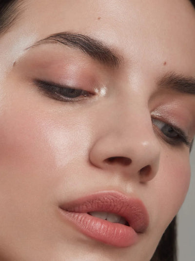 Buy Und Gretel IMBE Luminizer in Marvelous Mars colour at One Fine Secret.