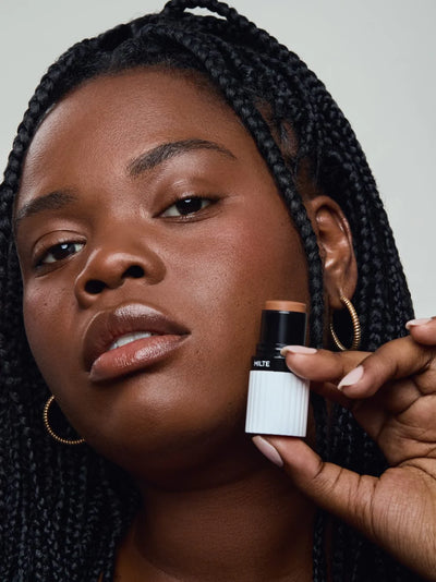 Buy Und Gretel MILTE Foundation Stick in Balanced Dark colour at One Fine Secret.