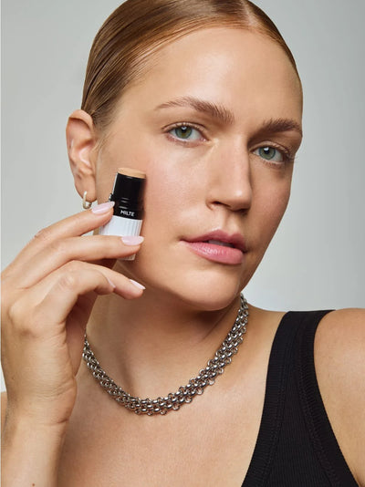 Buy Und Gretel MILTE Foundation Stick in Deep Fair colour at One Fine Secret.