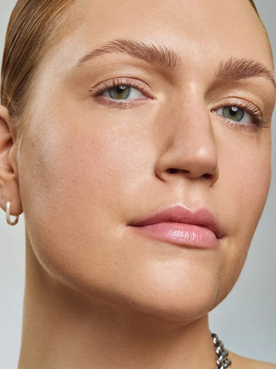 Buy Und Gretel MILTE Foundation Stick in Deep Fair colour at One Fine Secret.