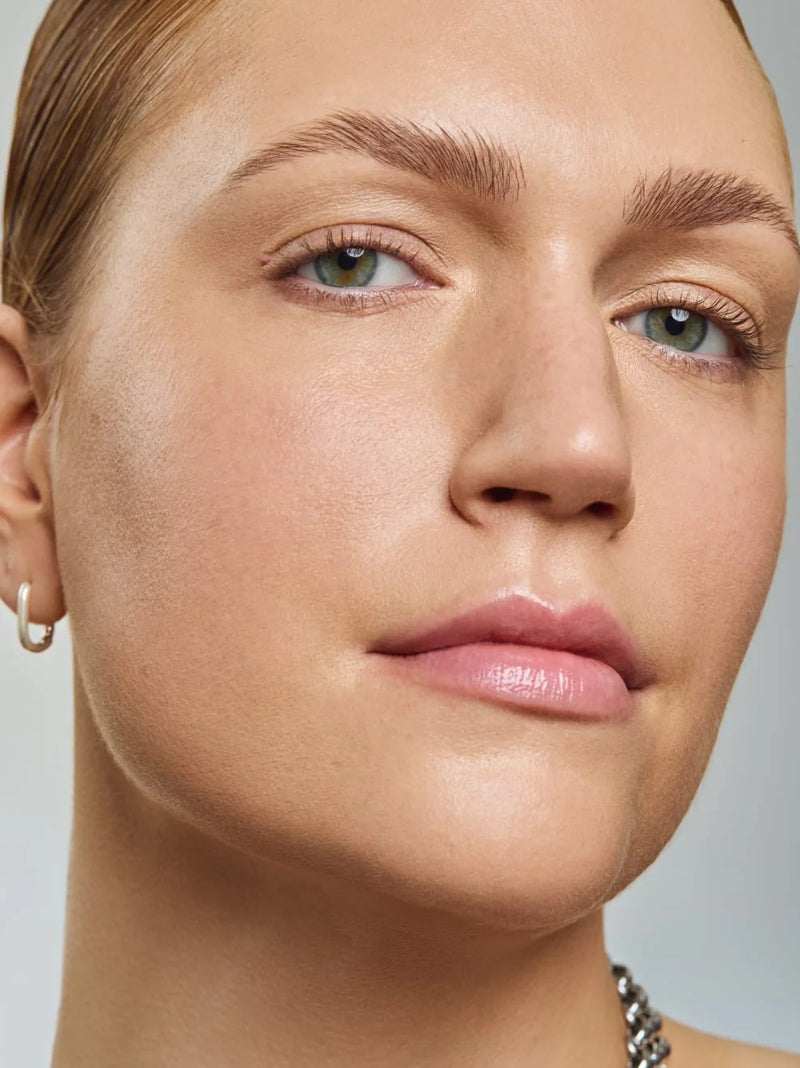 Buy Und Gretel MILTE Foundation Stick in Deep Fair colour at One Fine Secret.