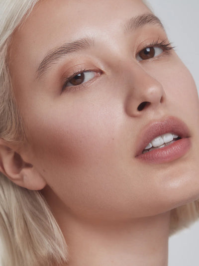 Buy Und Gretel SUNNE Contouring Powder in Wide colour at One Fine Secret.