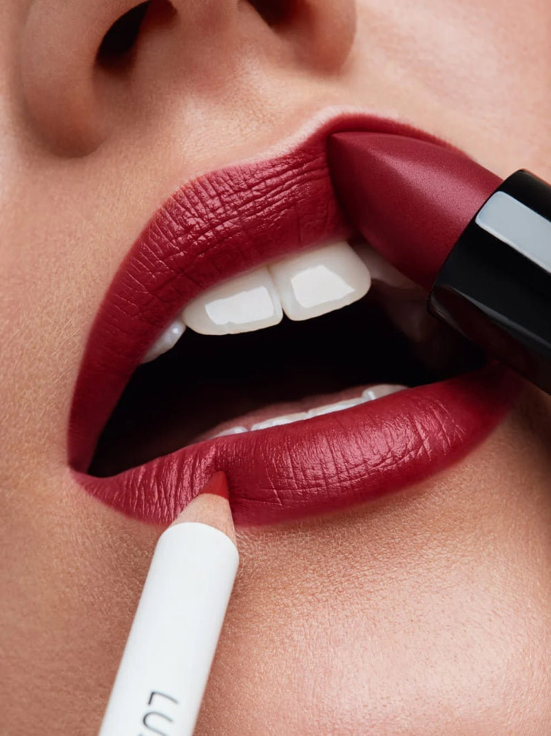 Buy Und Gretel TAGAROT Lipstick in Bordeaux colour at One Fine Secret.