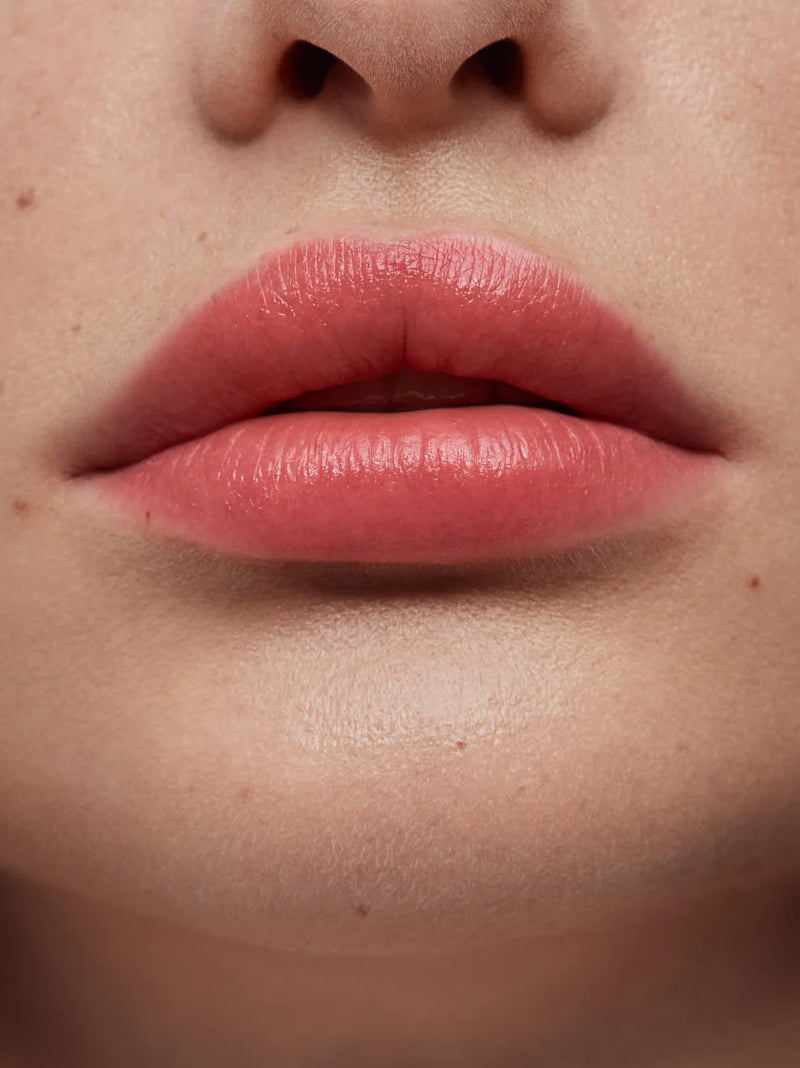 Buy Und Gretel TAGAROT Plumping Lip Balm in Goji colour at One Fine Secret.