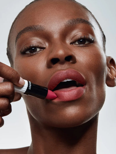 Buy Und Gretel TAGAROT Plumping Lip Balm in Goji colour at One Fine Secret.