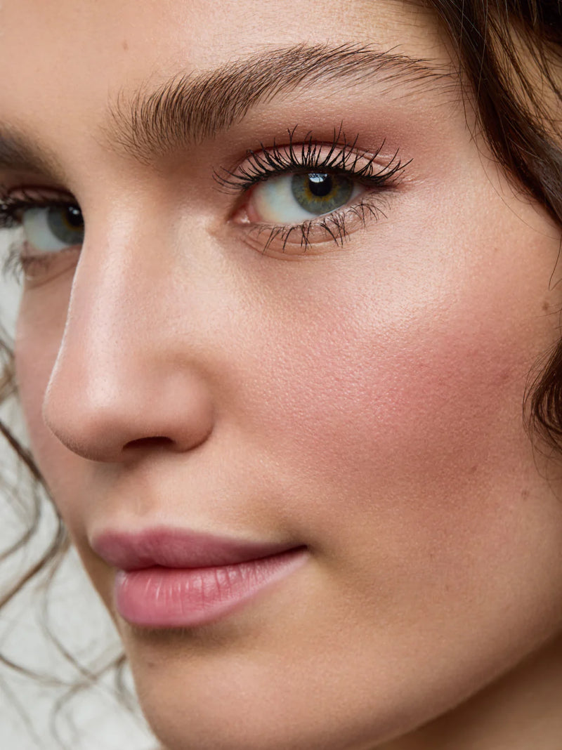 Buy Und Gretel WINT Mascara in Darkest Black colour at One Fine Secret.