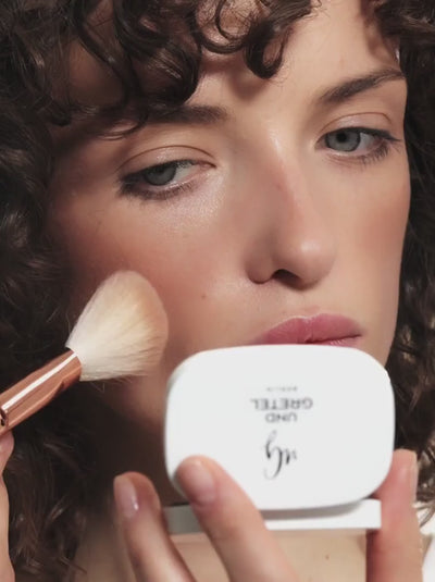 Buy Und Gretel ILGE Translucent Setting Powder in Tanned colour at One Fine Secret.